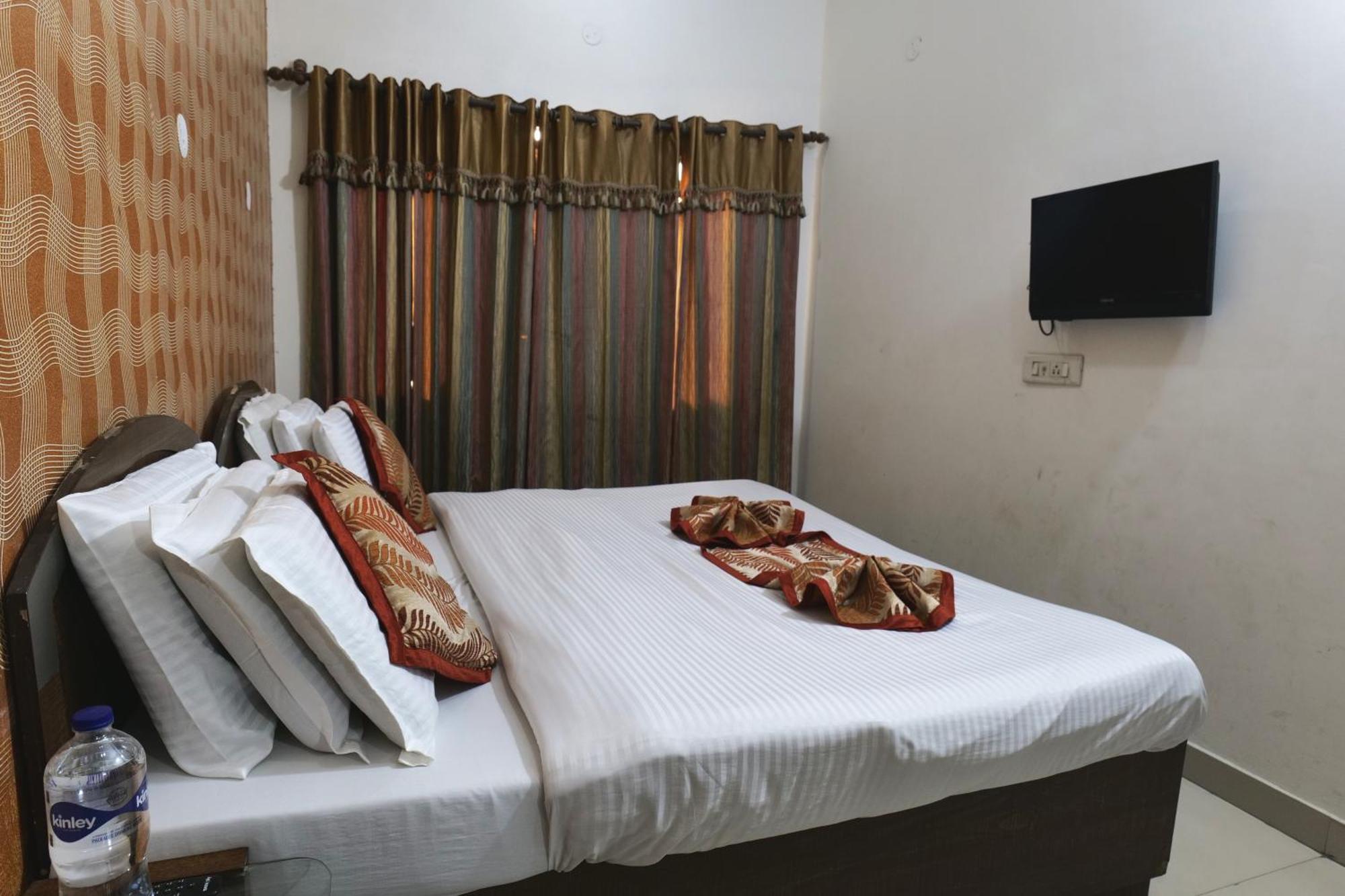 Hotel Holiday Comfort Amritsar Exterior photo