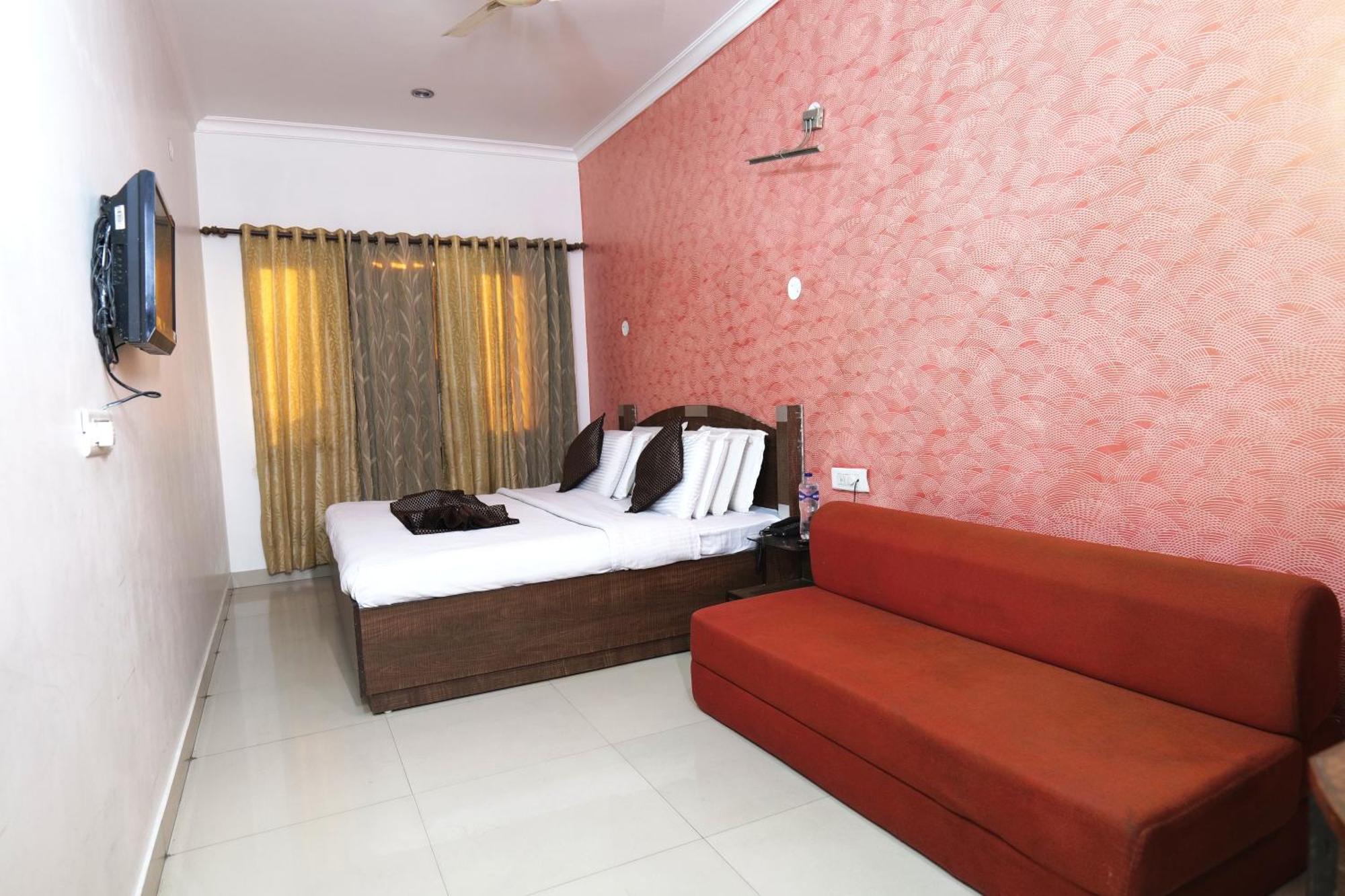 Hotel Holiday Comfort Amritsar Exterior photo
